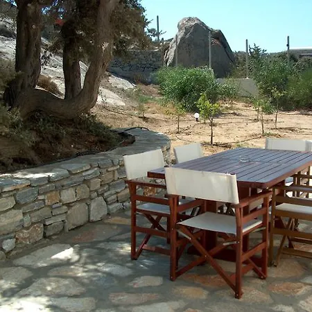 Kedros Aparthotel 3*